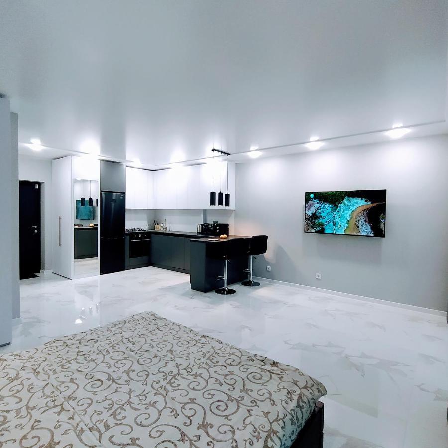 Vip Apartment Near Center リヴィウ エクステリア 写真