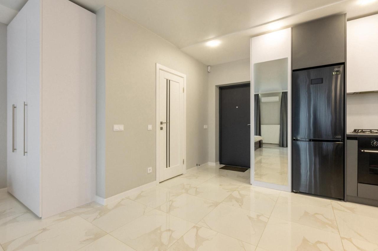Vip Apartment Near Center リヴィウ エクステリア 写真
