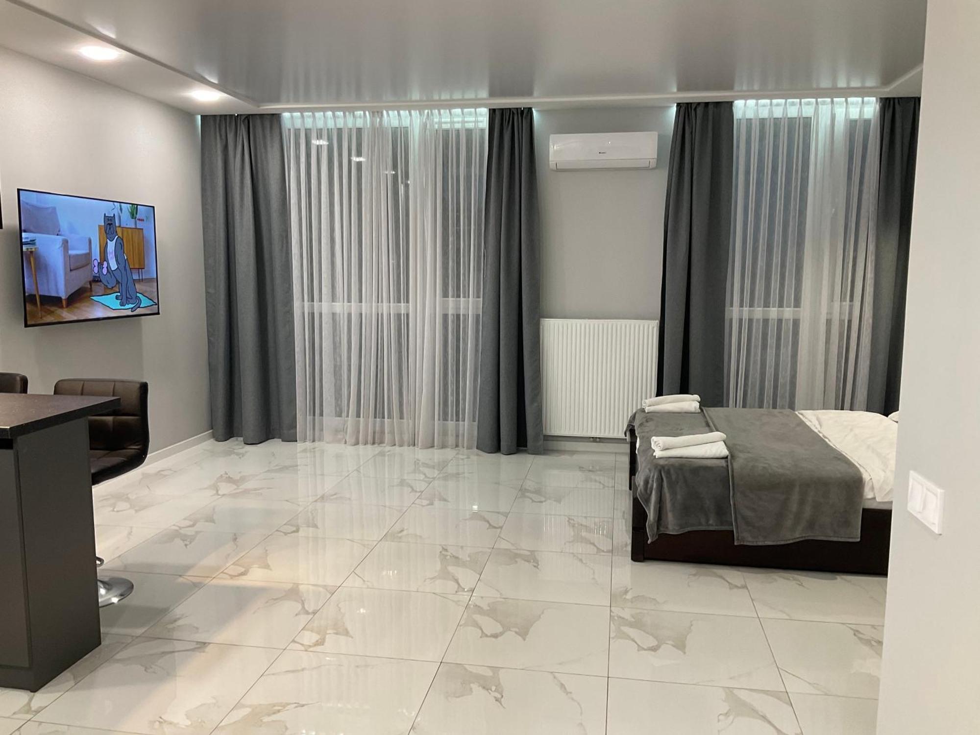 Vip Apartment Near Center リヴィウ エクステリア 写真
